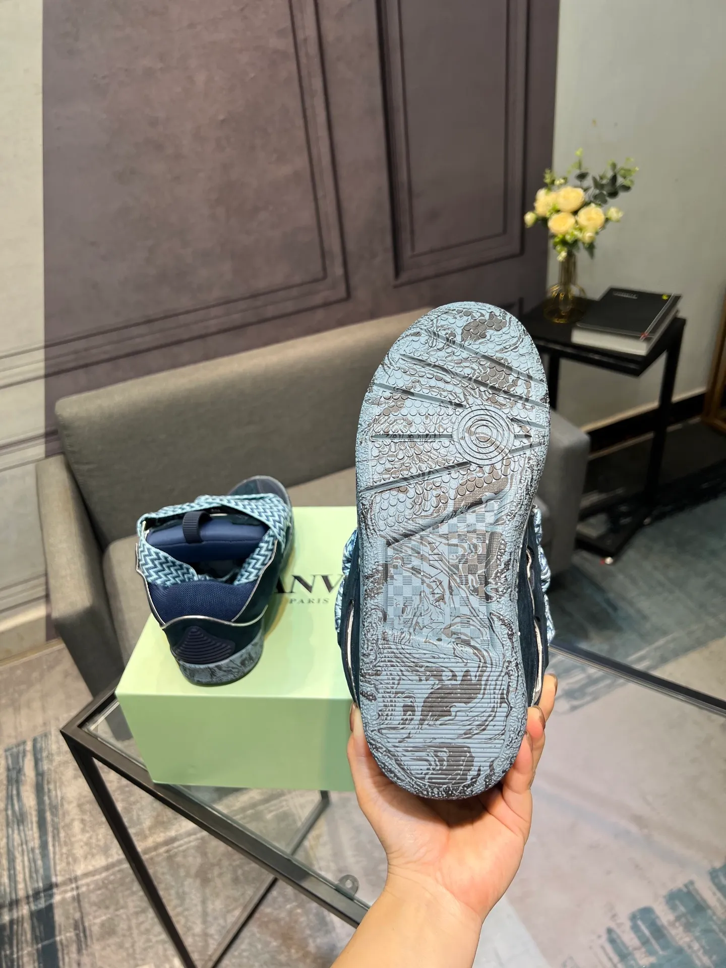 Men's men's shoes💰780 [LANVIN] Latest lace-up fashionable casual sneakers for couples High-quality CLAY couple series‼ ️ The latest trendy products of the season 🌈Many bloggers have planted grass and purchased the original open-mold customization. The upper and outsole are sewn with mark threads without edge sealing. Multiple material splicing combination design. Very versatile for fashionable and casual wear. Comfortable on the feet. Recommended for self-retention (upper cowhide + cow suede + breathable mesh) inner foot pad cowhide exclusive original open-mold clear logo rubber outsole ⚠️36-44 yards (45 custom-made)